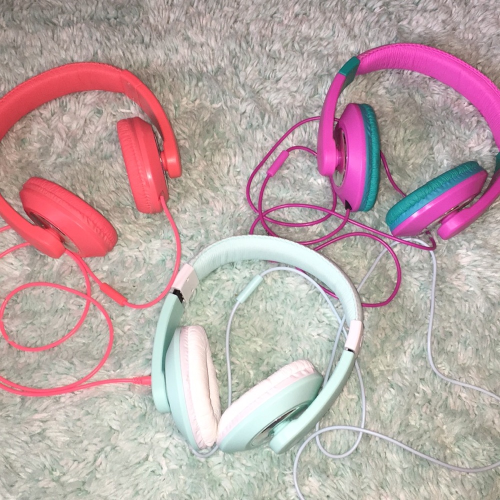 Set of 3 headphones